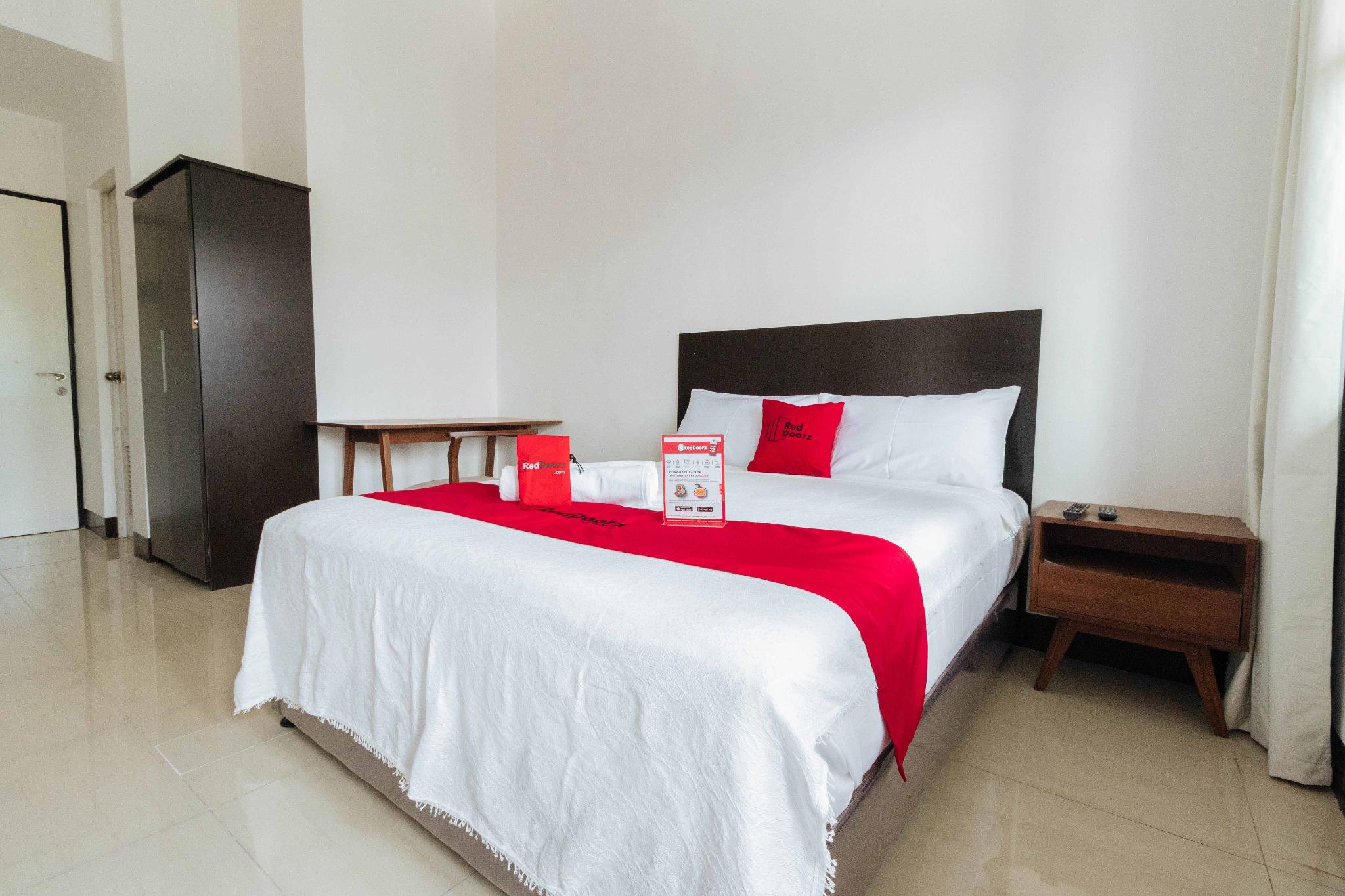 RedDoorz Plus @ Banawe Quezon City Weekly Stay 2*