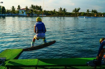 Lago de Oro Hotel & Wakepark 3*
