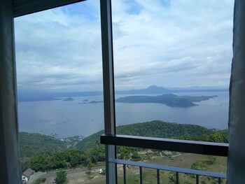 Wind Residences by SMCo 2*