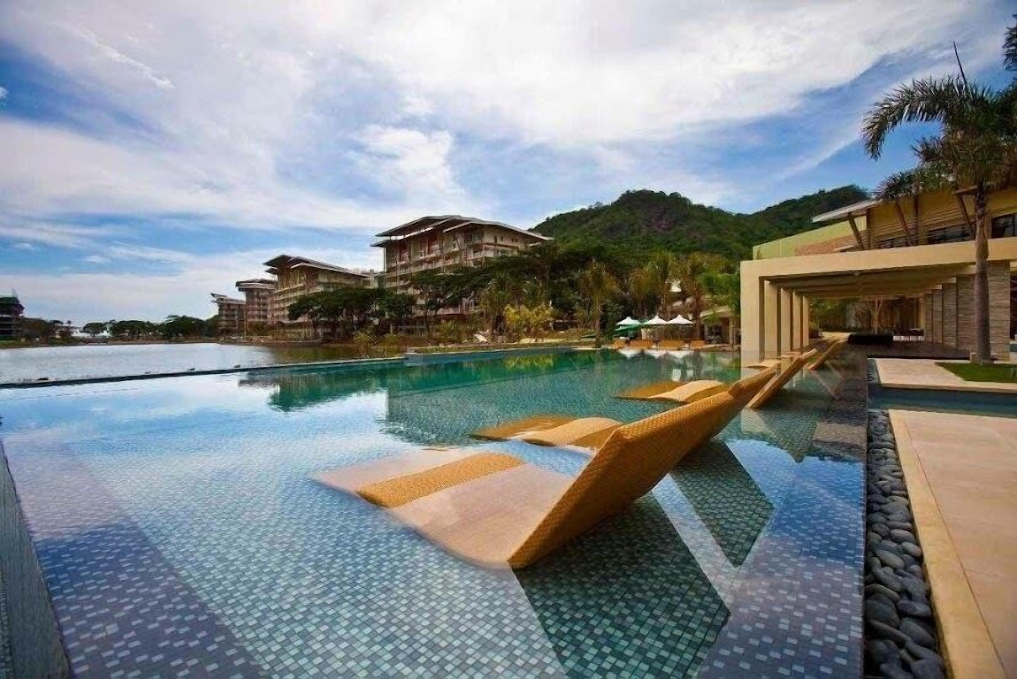 Pico De Loro Hamilo Coast Guest House 3*