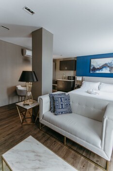 PVL Suites 3*