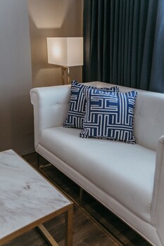 PVL Suites 3*