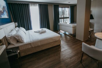 PVL Suites 3*
