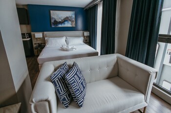 PVL Suites 3*