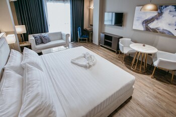 PVL Suites 3*
