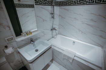 PVL Suites 3*
