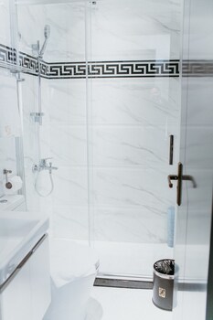 PVL Suites 3*