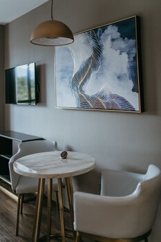 PVL Suites 3*