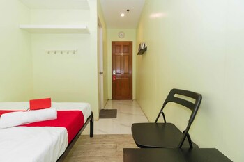 RedDoorz @ Hotel Rosemarie 2*