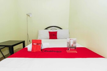 RedDoorz @ Hotel Rosemarie 2*
