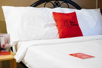 RedDoorz @ Hotel Rosemarie 2*