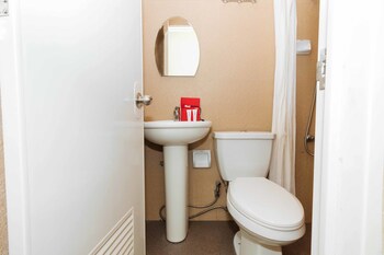 RedDoorz @ Hotel Rosemarie 2*