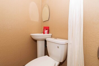 RedDoorz @ Hotel Rosemarie 2*