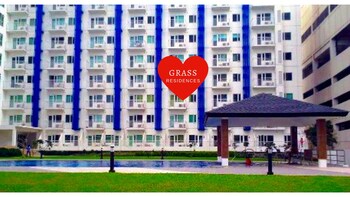 Grass Residence SM North MRT NLEX QC 3*