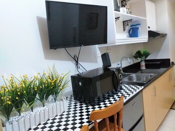 Grass Residence SM North MRT NLEX QC 3*