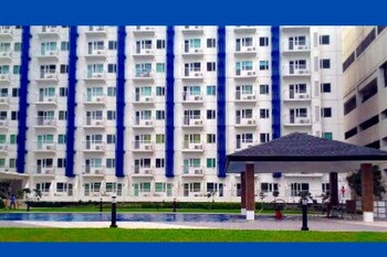 Grass Residence SM North MRT NLEX QC 3*