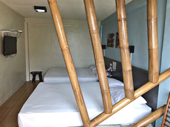 Pura Vida Resort 3*