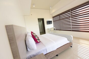 EON Centennial Soho Hotel 3*