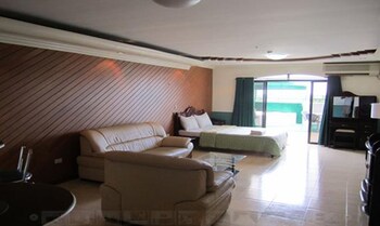 Natalia Hotel 3*