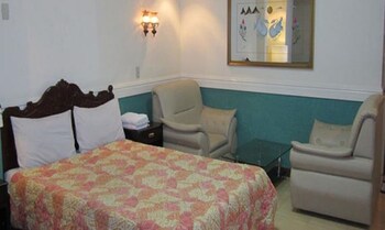 Natalia Hotel 3*