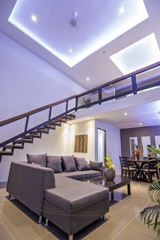 Quest Villa 0*
