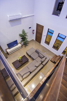 Quest Villa 0*