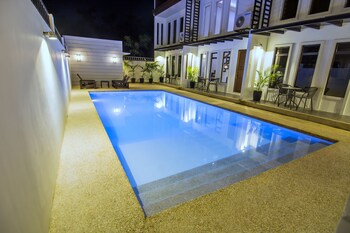Quest Villa 0*