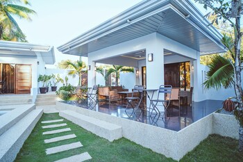 Quest Villa 0*
