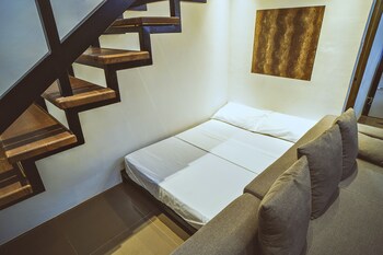 Quest Villa 0*