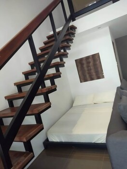 Quest Villa 0*