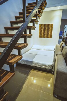 Quest Villa 0*