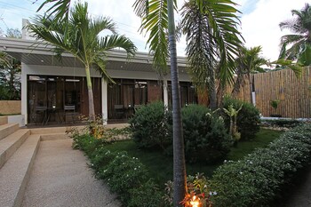 Quest Villa 0*