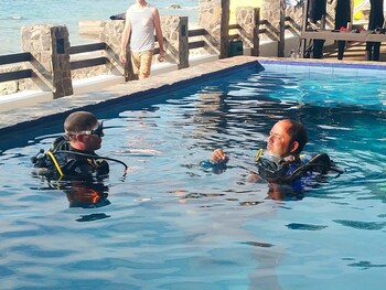 Blue Ribbon Dive Resort 3*