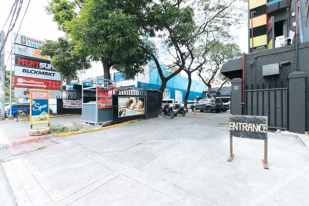 RedDoorz near Fishermall Quezon City 2*