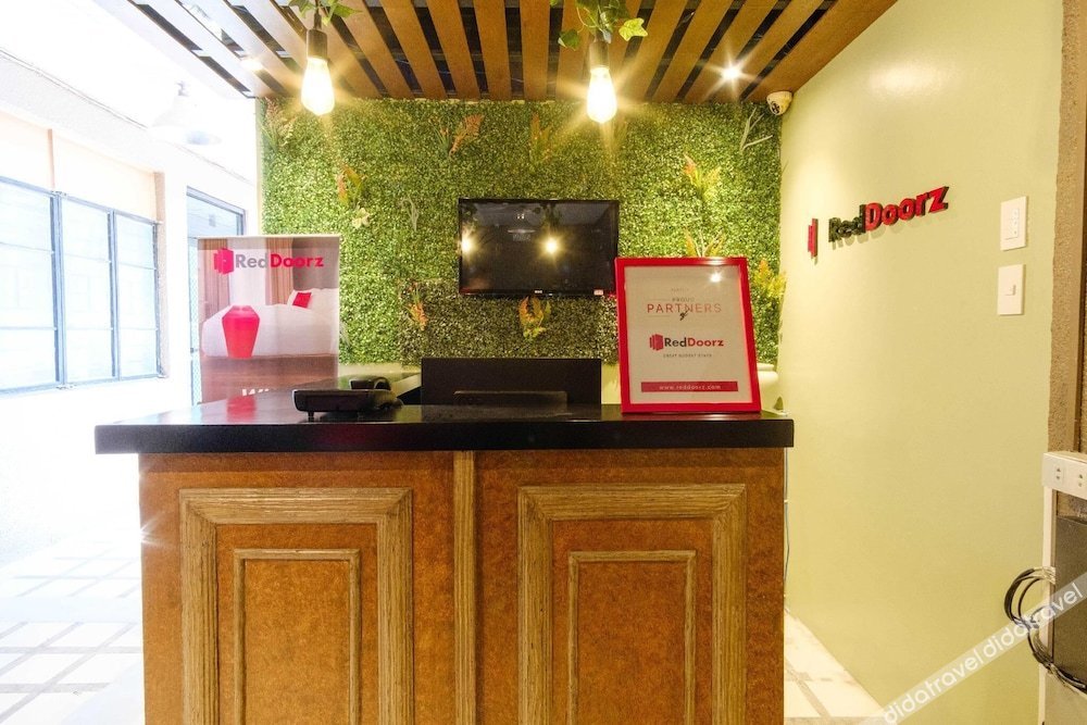RedDoorz near Fishermall Quezon City 2*