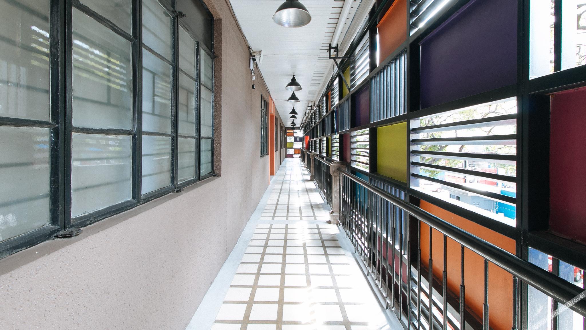 RedDoorz near Fishermall Quezon City 2*