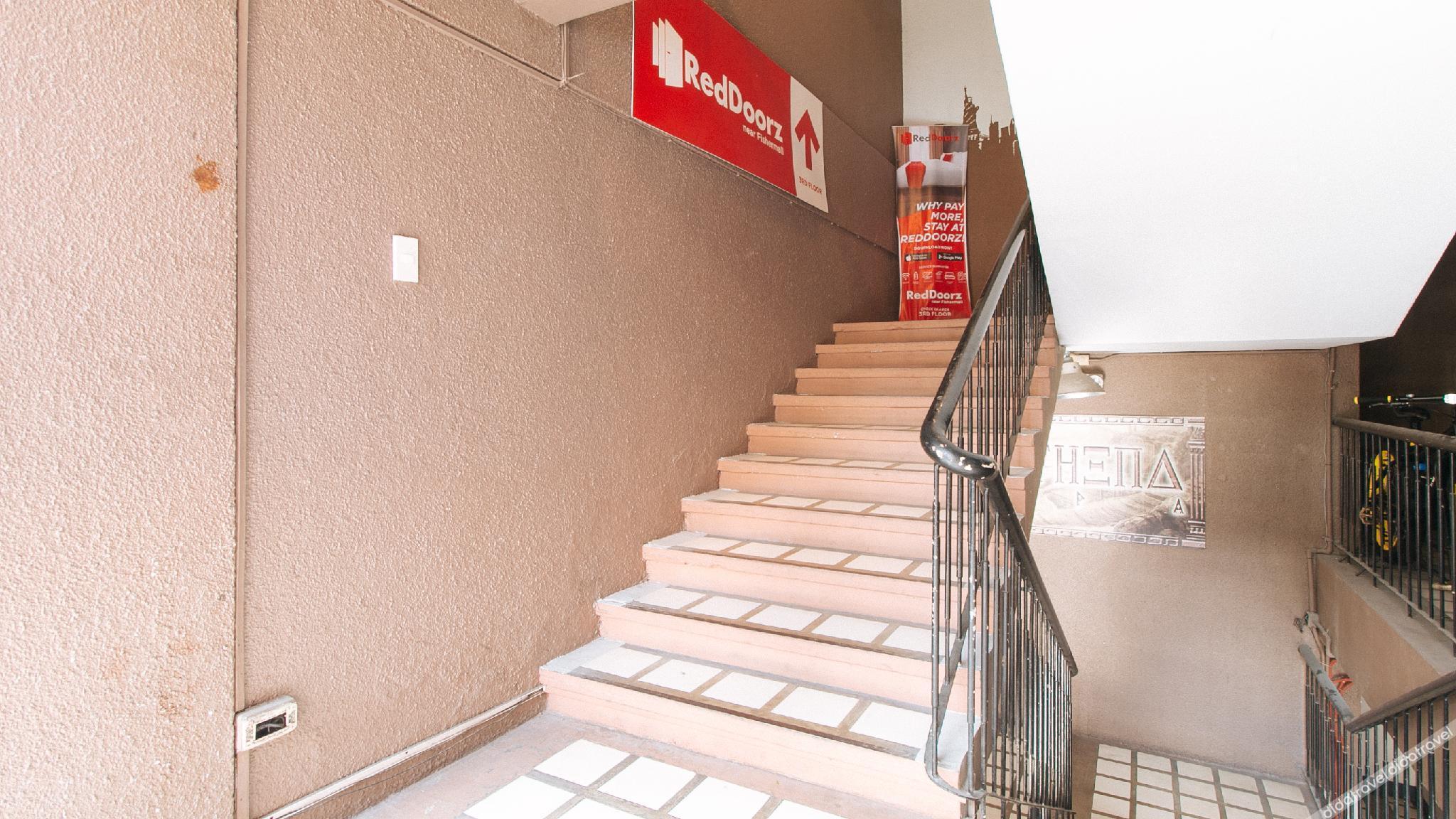 RedDoorz near Fishermall Quezon City 2*