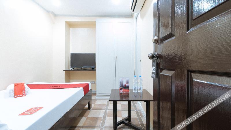 RedDoorz Plus @ Canley Residential 2*
