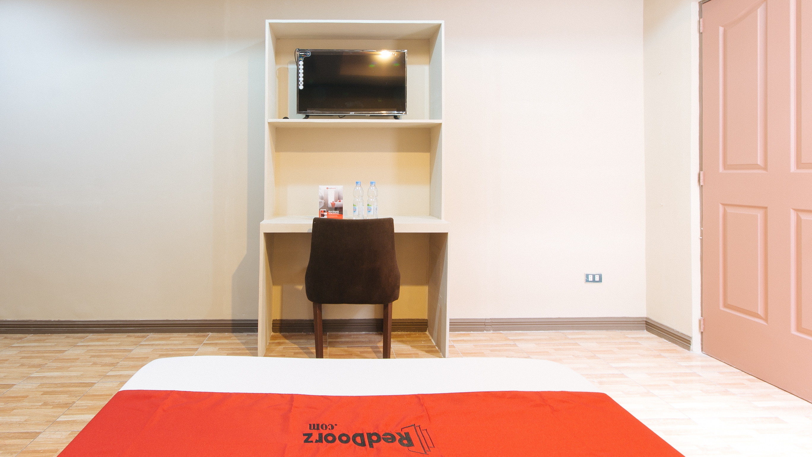 RedDoorz Plus @ Canley Residential 2*