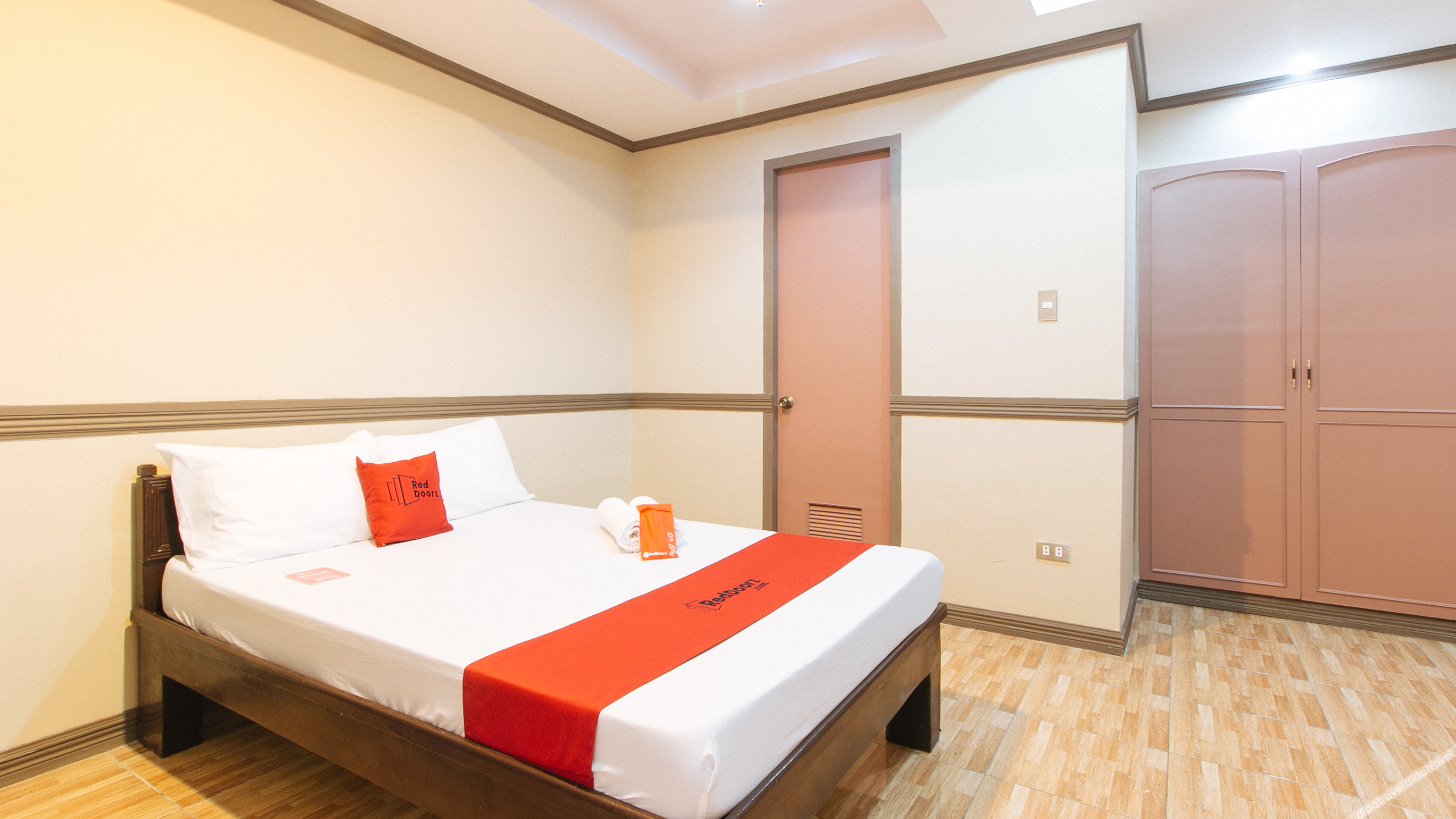 RedDoorz Plus @ Canley Residential 2*