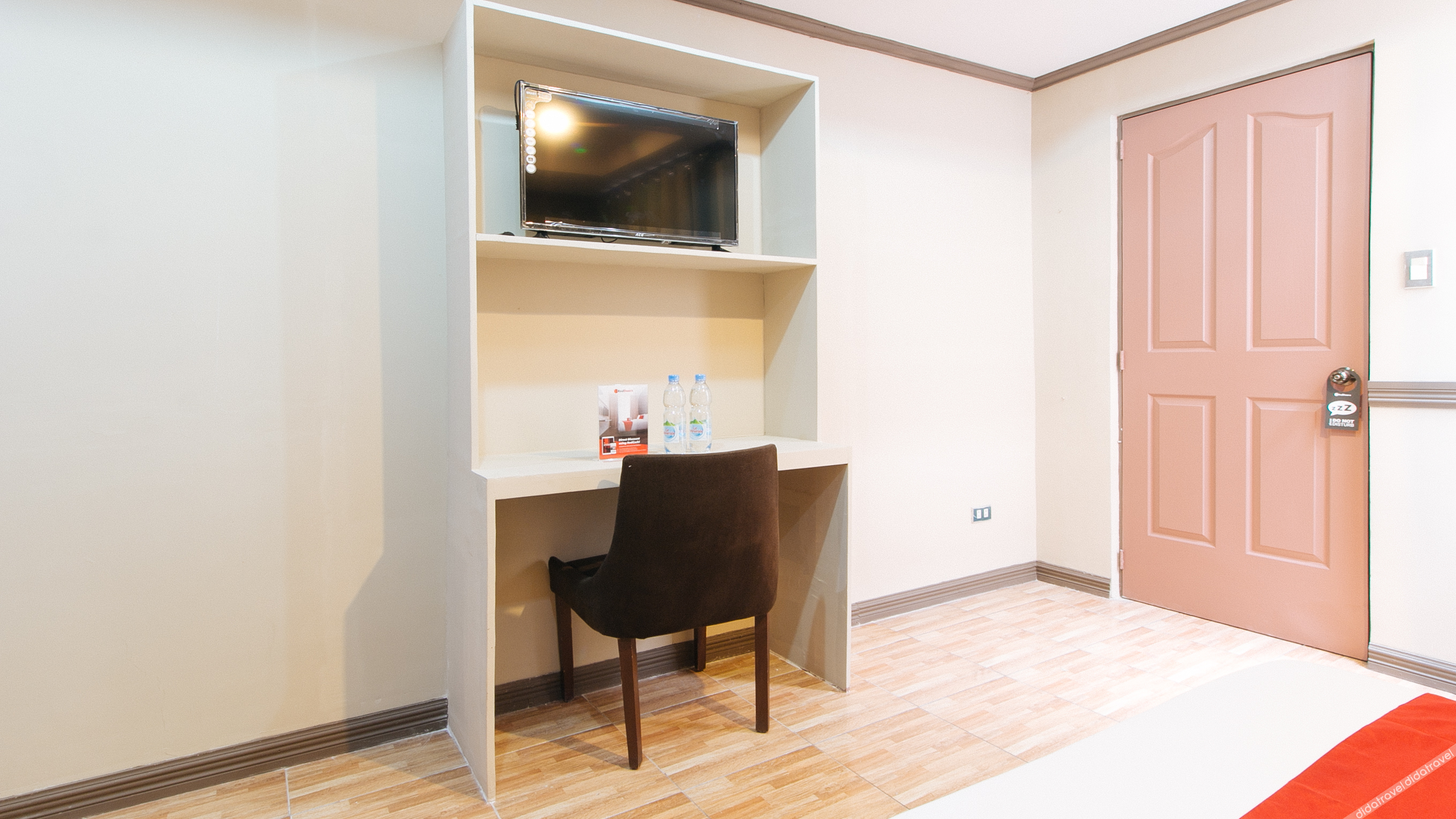 RedDoorz Plus @ Canley Residential 2*