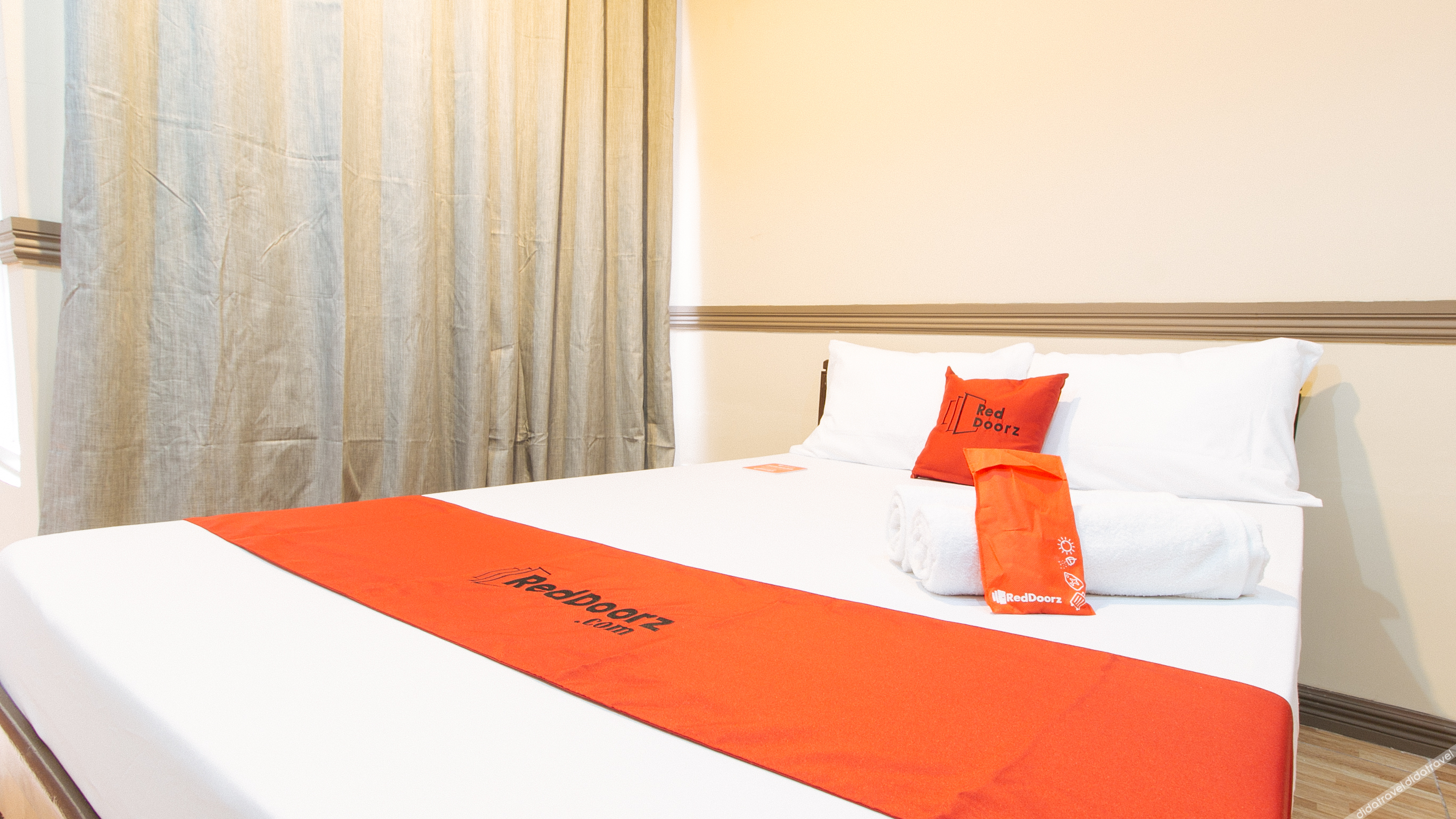 RedDoorz Plus @ Canley Residential 2*