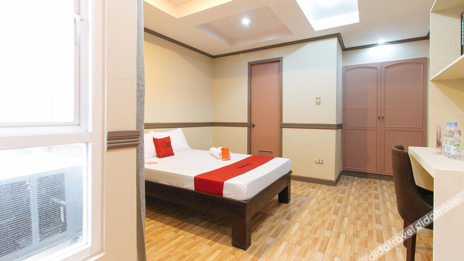 RedDoorz Plus @ Canley Residential 2*