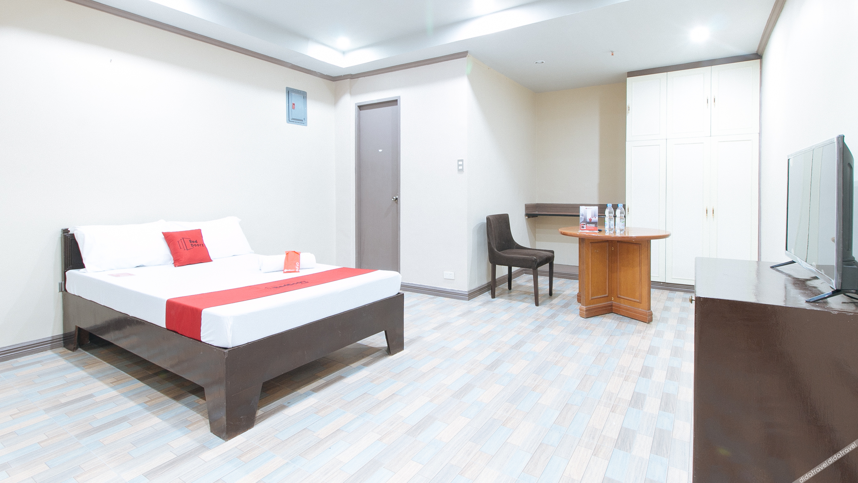 RedDoorz Plus @ Canley Residential 2*