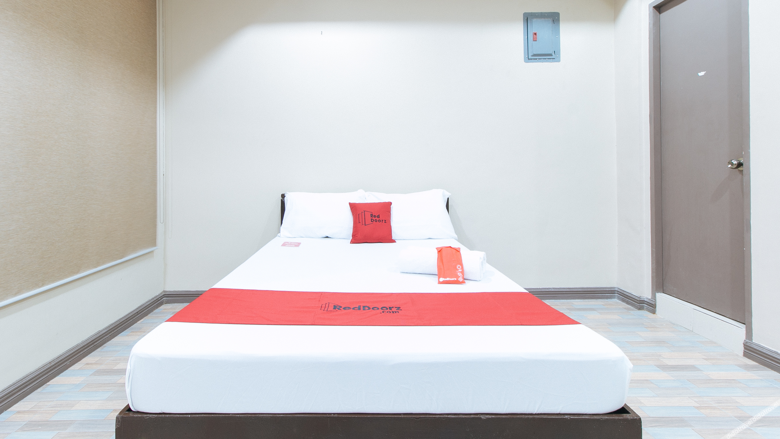 RedDoorz Plus @ Canley Residential 2*