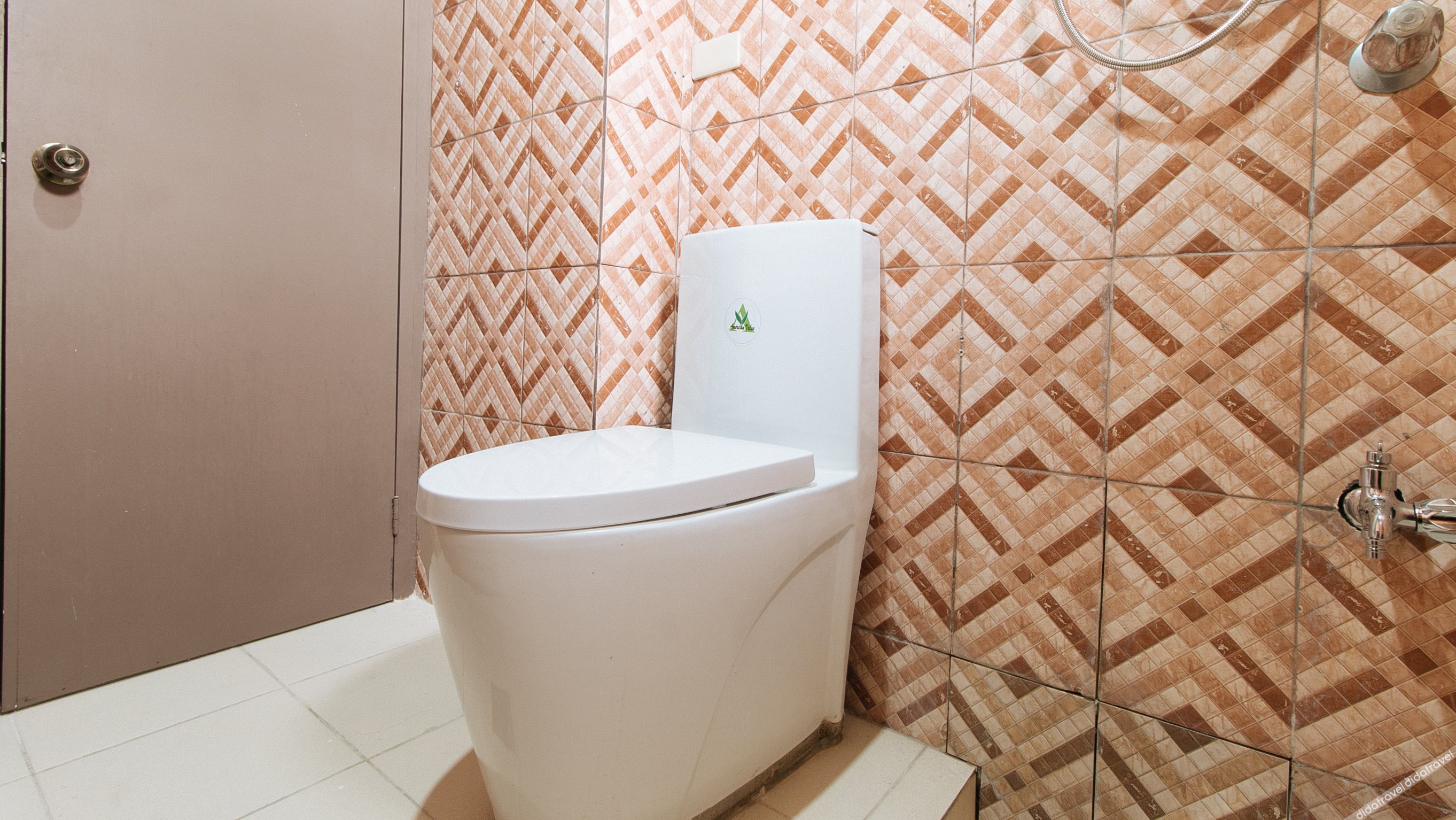 RedDoorz Plus @ Canley Residential 2*