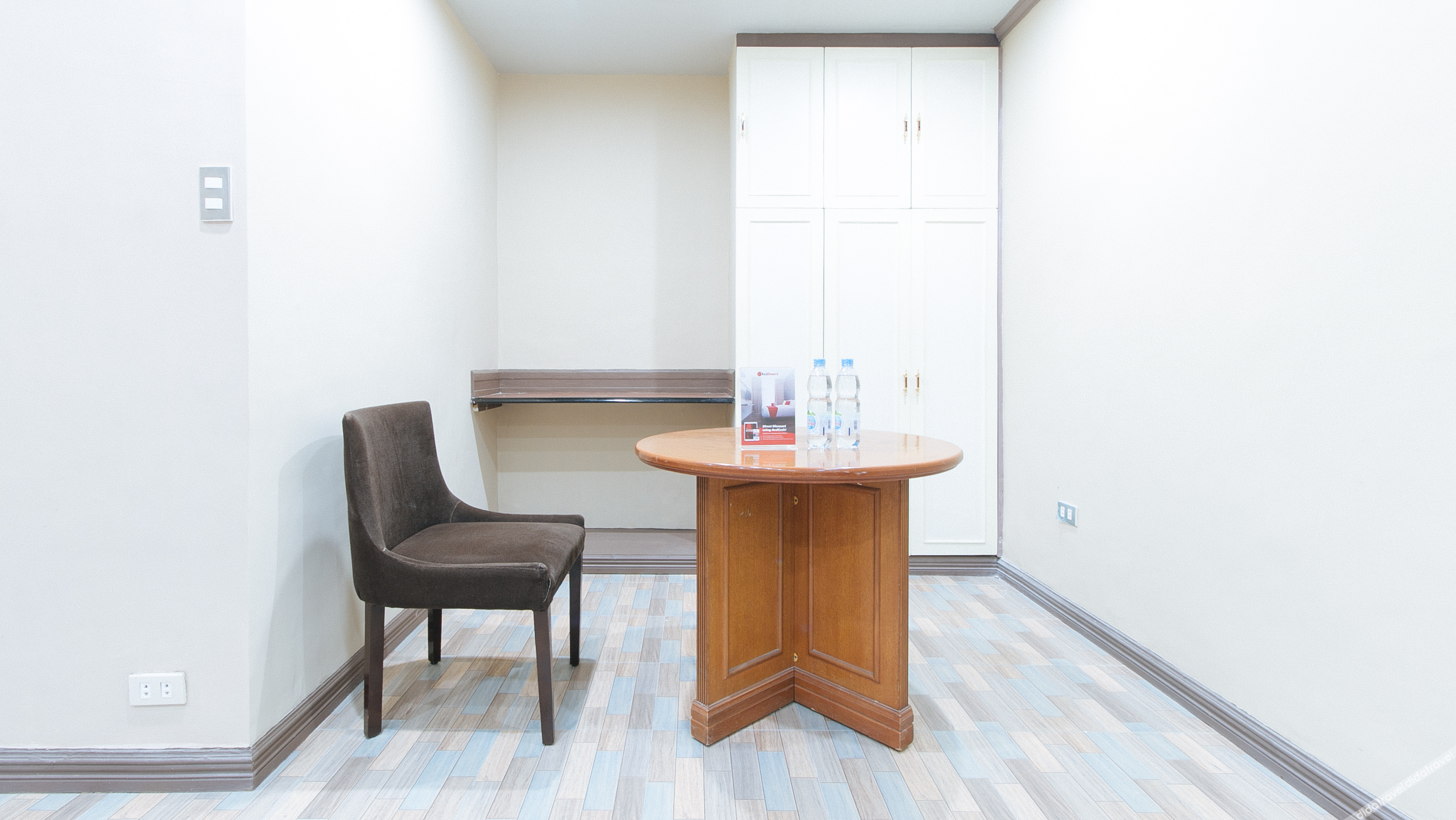 RedDoorz Plus @ Canley Residential 2*