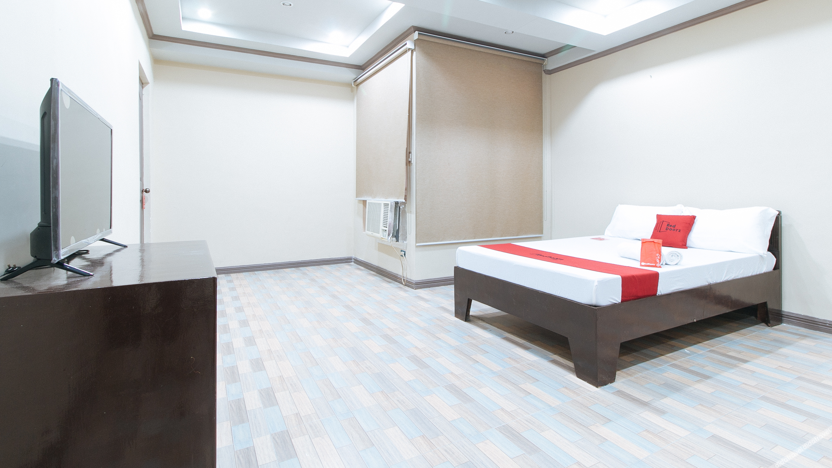 RedDoorz Plus @ Canley Residential 2*
