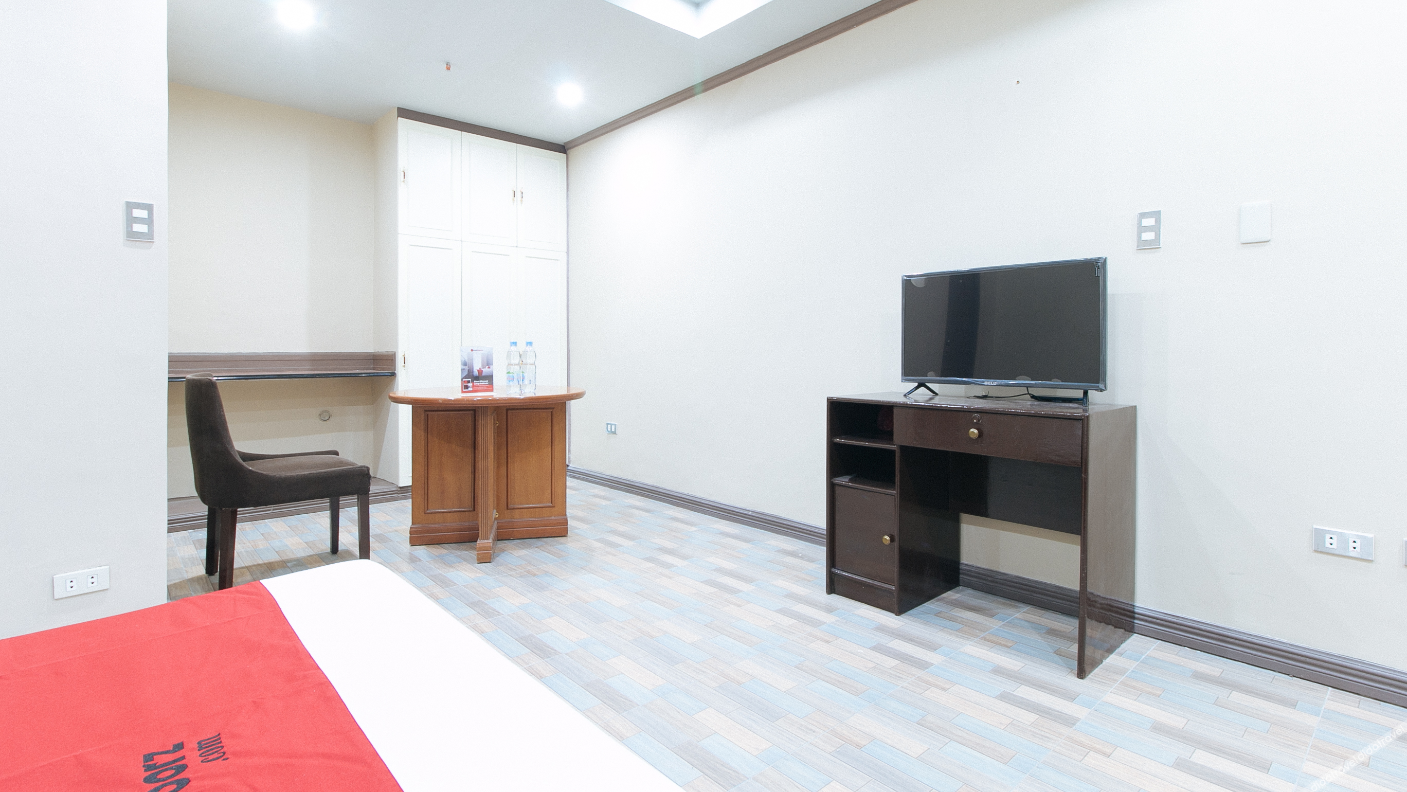 RedDoorz Plus @ Canley Residential 2*