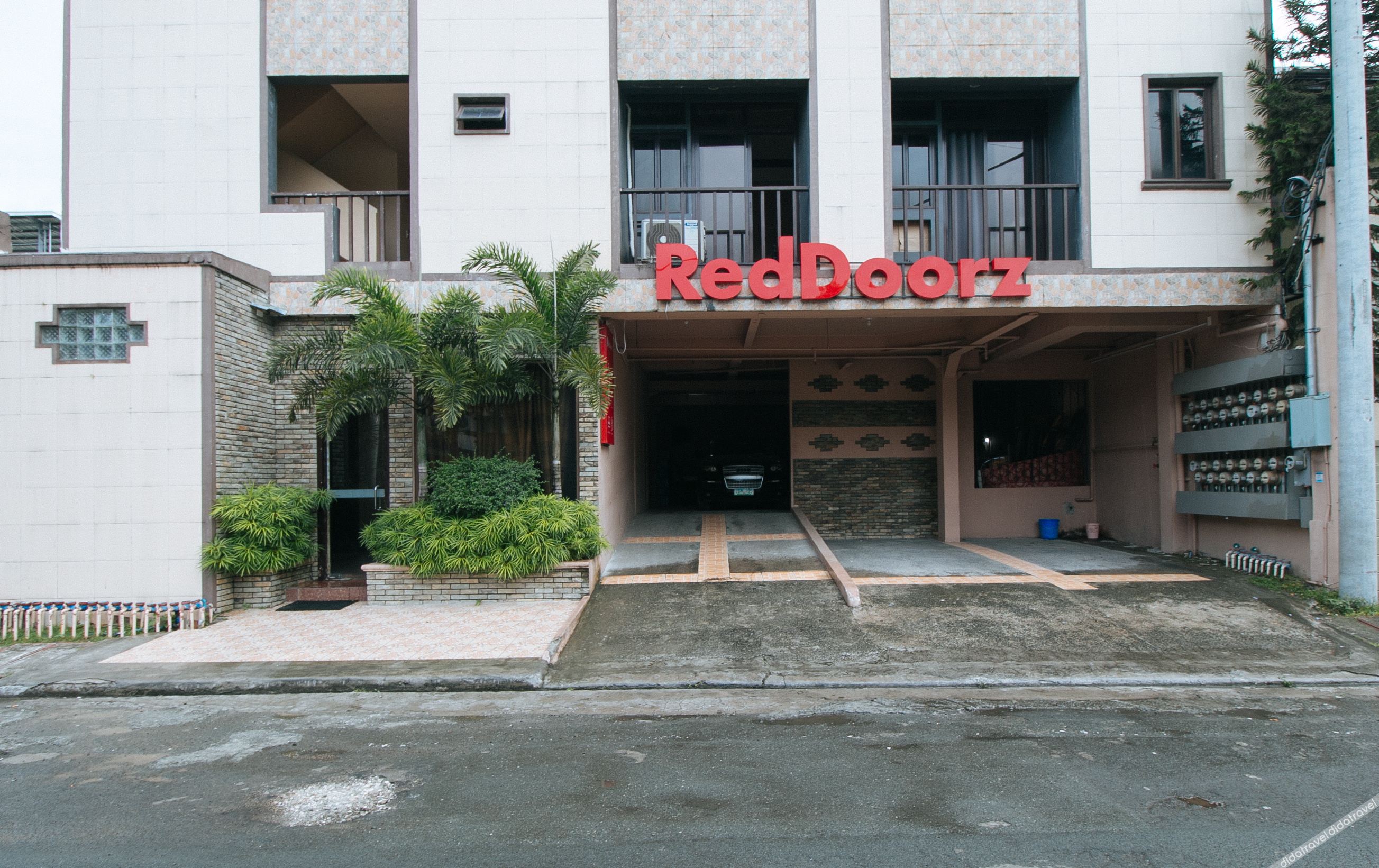 RedDoorz Plus @ Canley Residential 2*